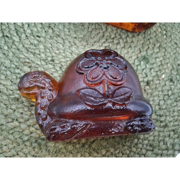 Amber Glass Turtle Bookends With Floral Detail 2-Piece Set Vintage Decorative Ac - Picture 7 of 7